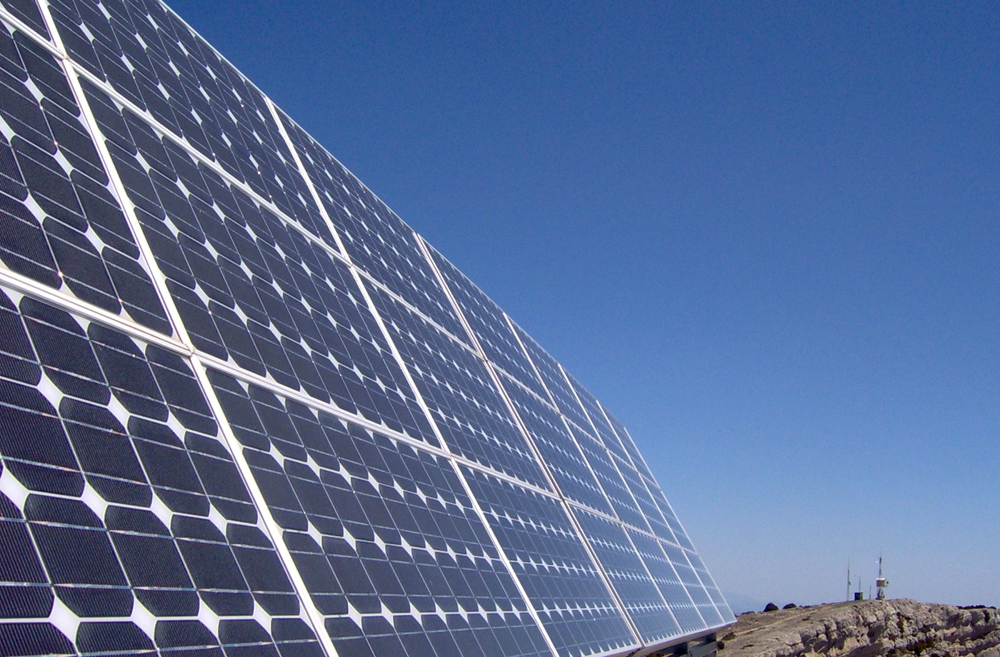 Photo de panneaux solaires photovoltaïques